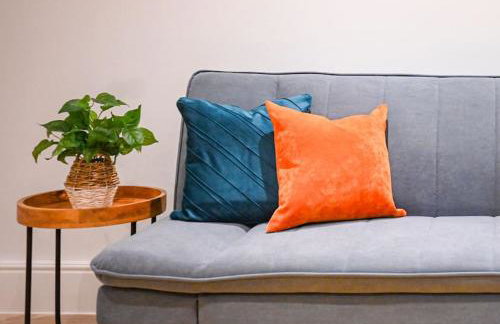 Luxury 2 Bed Maisonette with Parking Near Tube - Foto 2