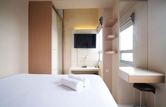 Homey And Tidy 2Br At Puri Mas Apartment - Foto 1