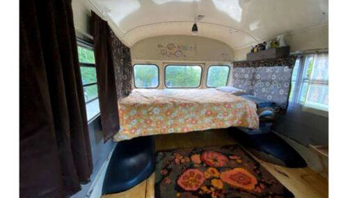 Vintage Short Bus Vacation Rental Nestled in the Forest near North Conway, New Hampshire - Foto 3