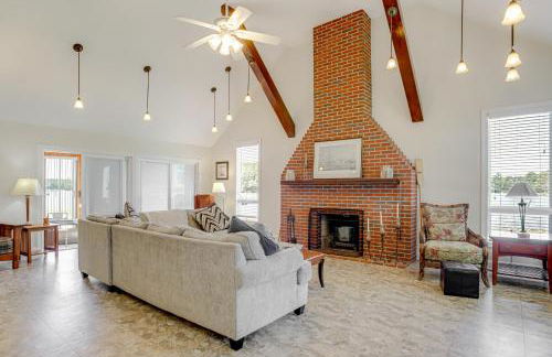 Waterfront Cambridge Home Pool and Dock! - Foto 4