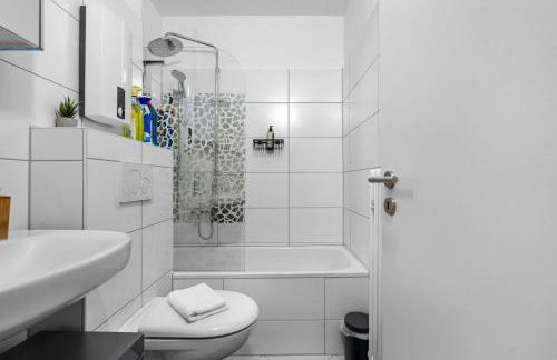 Design Luxus, Vollausstattung, 2 min Hbf Duisburg, beste Betten, 2 55" TV, Netflix, W24 - Foto 2