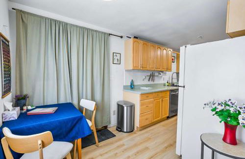 Apartment #2 with large kitchen across the street from the beach - Foto 12