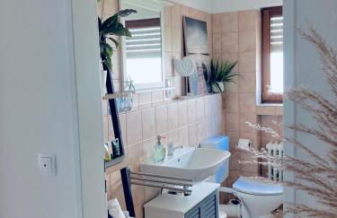 Seebrise Ferienwohnung, Auszeit in ruhiger Lage, Bodensee Nähe, Privatparkplatz, Wlan, Smart TV - Foto 8