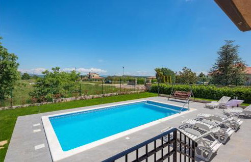 Beautiful Home In Labin - Photo 11