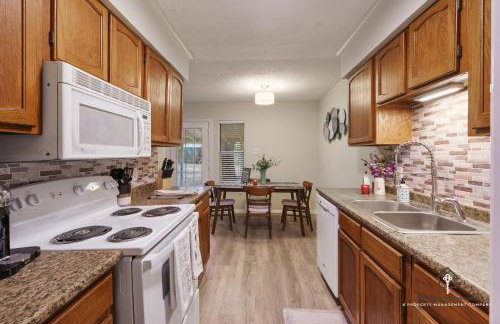 AT&T, Globe Life, Six Flags - Updated Comfy Home - Foto 7