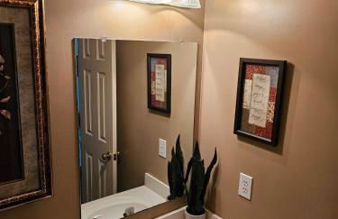 Friends & Family Suburban Retreat - Foto 3