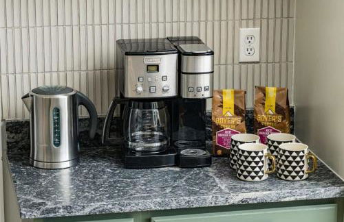 Artist Getaway In Downtown Westminster - Foto 17