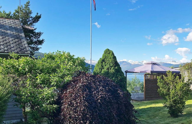 6 Person Holiday Home in Utvik - Foto 26