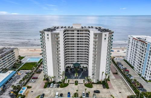 Oceanfront Large Condo in Charming Daytona Beach Shores - Photo 4