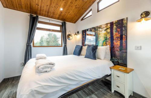 FAIRVIEW FARM Holiday Accommodation 14 Luxury Lodges, Cabins, Dog Friendly, Suitable for Couples, Families and Groups, Wedding Guests , Corporate events, Sleeps 2-65 guests in Ravenshead, Nottingham near Sherwood Forest, set in 88 acres - Photo 29