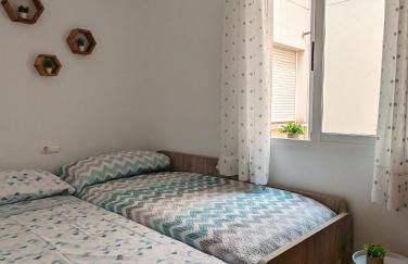 Apartamento Las Palmeras - Con Terraza, barbacoa, aire acondicionado y a 250m de la playa! - Foto 25