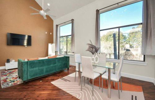 3BR/3.5BA Three Story East Downtown TownHouse with view - Photo 22