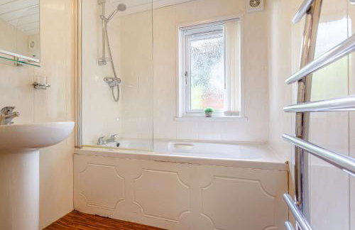 Kingham Lodge - Photo 3