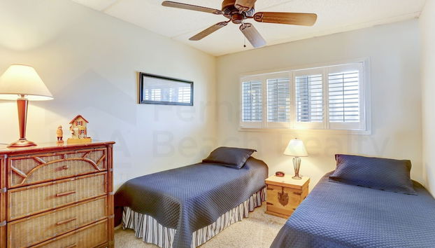 Coastal Condo with Ocean Viewing Pleasure by RedAwning - Foto 4, Habitación