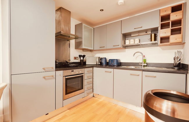 Deluxe City Apt, Riverside Canal View&free Parking - Foto 15