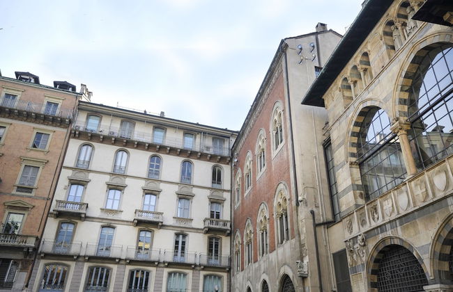 At Home Heart of Milan - Design Duomo Apartment - Photo 30