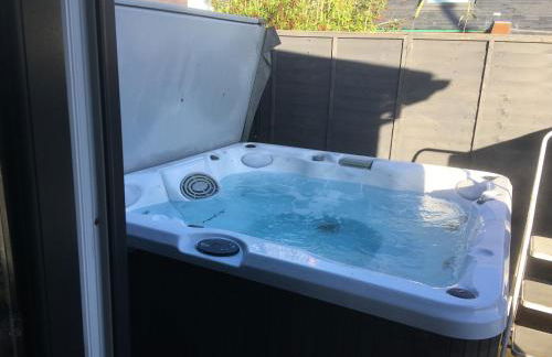 Sunset Retreat Lodge with Hot Tub - Foto 8