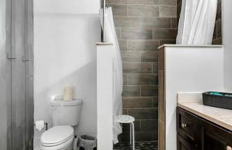 Upcycled Shipping Containers Transformed into a Glamping Home for a Unique Florida Vacation - Foto 6