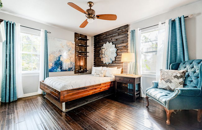 Mr. Wilson - Photo 1