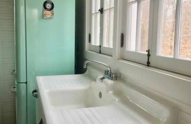 Historic Farmhouse by Nature Preserve - Foto 11