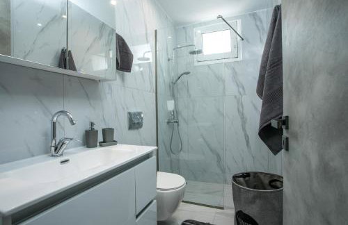 Casa Antonis - Modern Home with Jacuzzi near Faliraki - Photo 31