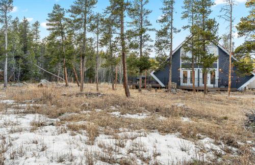 Cozy A-Frame Retreat - Hot Tub, Forest Views - Photo 6