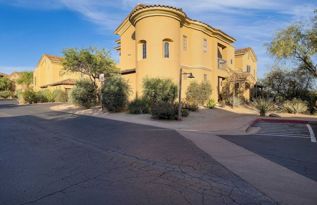 Desert Village Vista by Avantstay Patio w/ Fire Pit, Pool Access - Foto 17