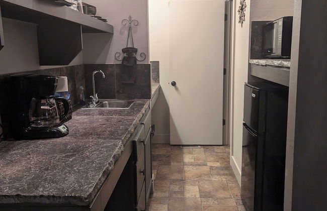 Eureka Springs Treehouses, Hobbit Caves & Castles - Photo 26