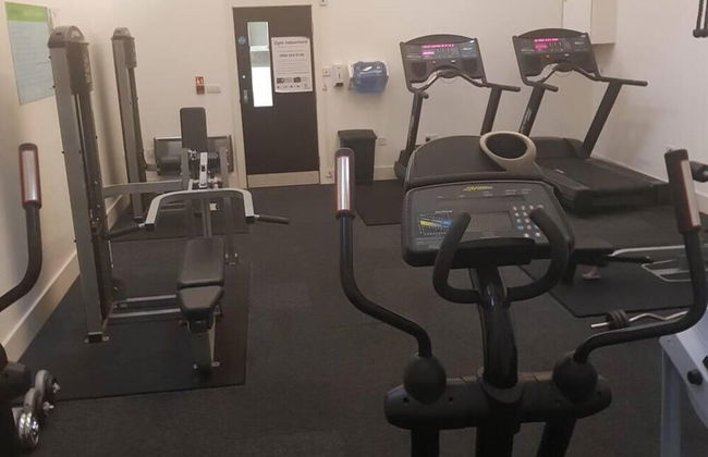 Comfy 1-bed Apartment in Huddersfield - Foto 21