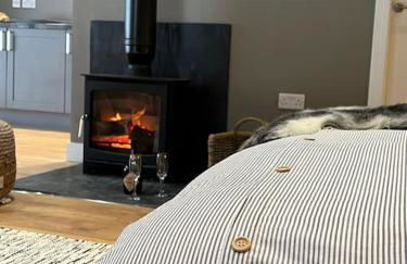 Quirky, Luxury Hideaway - Photo 12