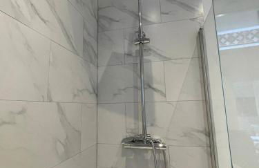 Exclusive 1 and 2 Bedroom Flats only 0,5 miles aw - Foto 31