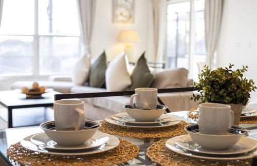 630- 3 Bedroom South facing Home with Pool Drenched in Florida Sunshine Perfect for Families - Foto 52