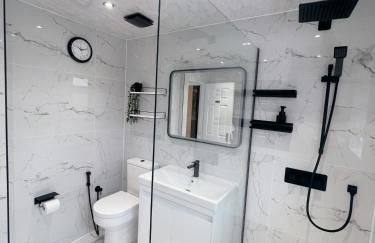 Home near London Heathrow, Slough,Windsor,Legoland - Foto 7