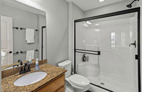 Lake Brittany Escape - Photo 36