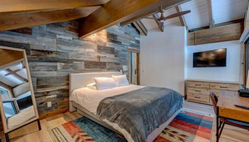 Extra Spacious 2BR Cabin w Office and Outdoor Deck - Foto 4