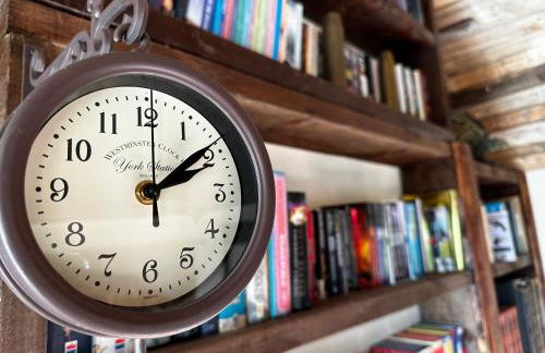 Coed Y Ddraig - themed 3 bedroom cottage, with bar & pool table - Photo 37