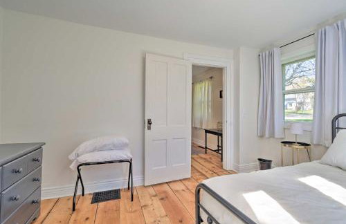 Walk to Beach! Sodus Point Escape with Private Yard - Foto 12