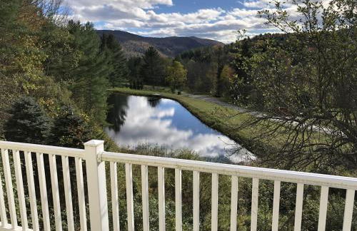 Silver Spring Chalet Brought to you by GetAway Vacations - Foto 41