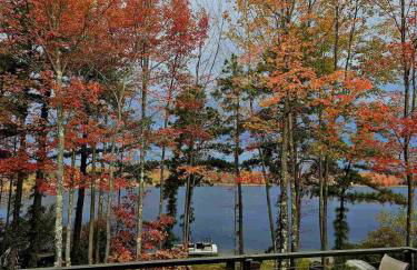 Home in Mount Pocono - Sauna & Lakefront - Foto 9