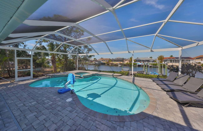 Waterfront Pool House w/ Heated Pool! - Foto 27