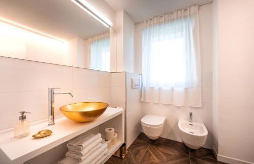 goldfinger + suites - Photo 67