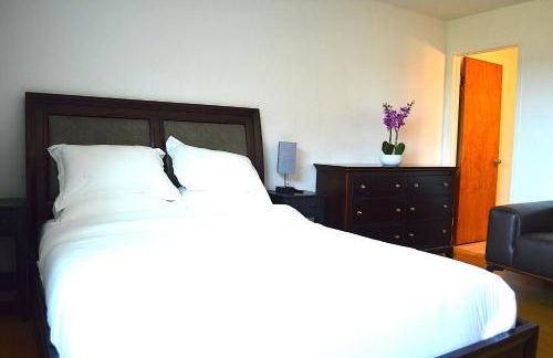 Modern 3 Bedroom Suite with AC for Family and Work group - Photo 8