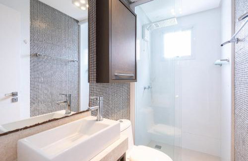 Apto a 10 min da Vila Germânica, dois quartos, salas de estar e jantar, cozinha completa, sacada com churrasqueira, Wi-Fi, Piscina, academia, mercadinho 24 horas e Vaga de garagem - Foto 21