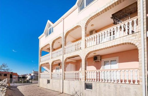 Nice Apartment In Rtina With Wifi - Photo 11