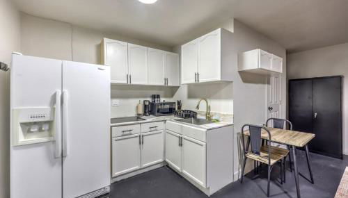 Elegant Private Studio Sleeps 4! 10Min to Strip! - Foto 2