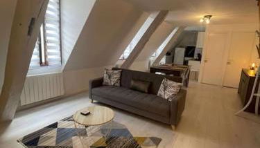 QUAI 65 , 3 pièces sur le port, à 250 m de la rue piétonne et de la mer - Foto 4