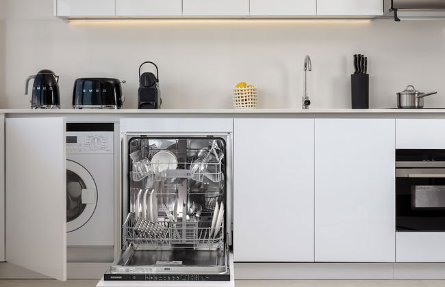 Staybridge Suites Dubai Internet City by IHG - Photo 25