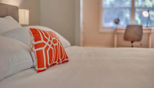 Modern Luxury with Pool Table 3BR-5BD Sleeps 10 - Foto 5