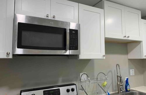 Apartment in Daytona Beach 1BR 1Bath Centrally Located - Photo 22