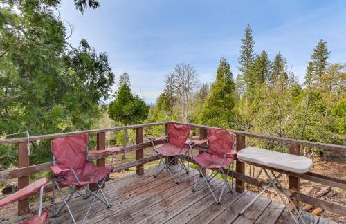 Deck and Wooded Views 5-Acre Auberry Retreat! - Foto 3